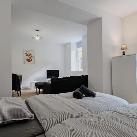 Appartement Pour 2 Personnes, Centre *